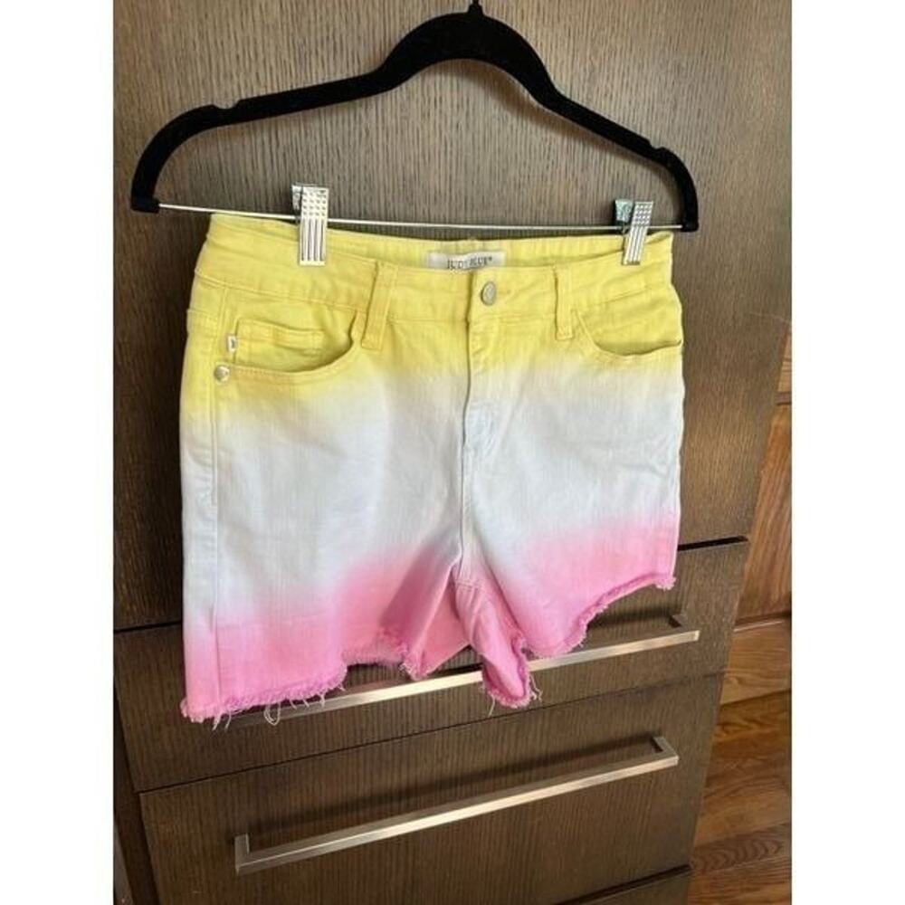 Judy blue CURVY MADDIE HIGH-RISE‎ DIP DYE CUT OFF SHORTS medium